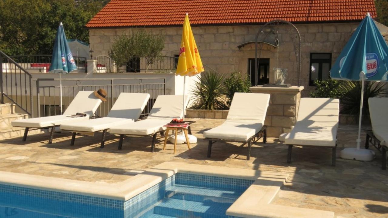 Вилла Dvori Stipanovi With Heated Pool And Jacuzzi Donje Rascane Экстерьер фото
