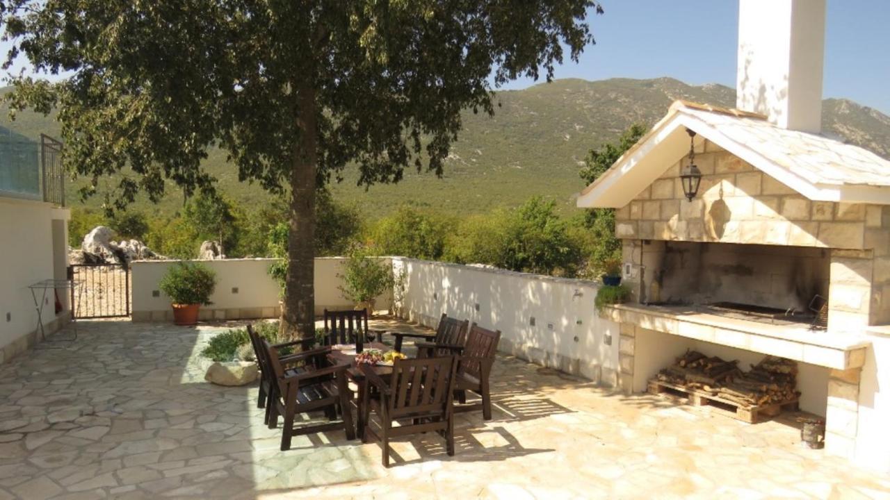 Вилла Dvori Stipanovi With Heated Pool And Jacuzzi Donje Rascane Экстерьер фото