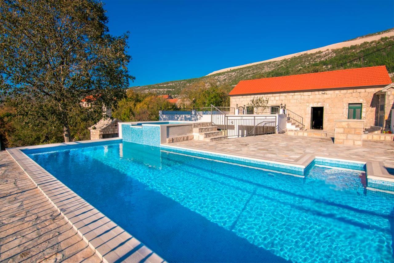 Вилла Dvori Stipanovi With Heated Pool And Jacuzzi Donje Rascane Экстерьер фото