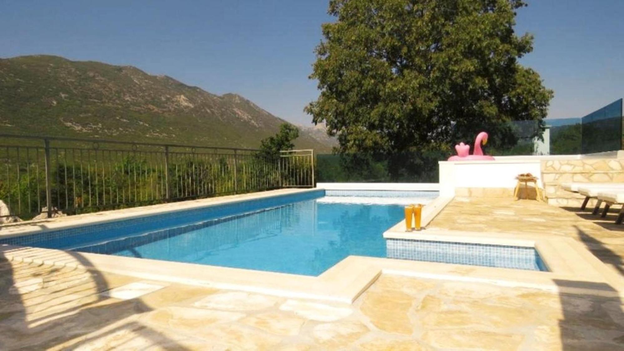 Вилла Dvori Stipanovi With Heated Pool And Jacuzzi Donje Rascane Экстерьер фото
